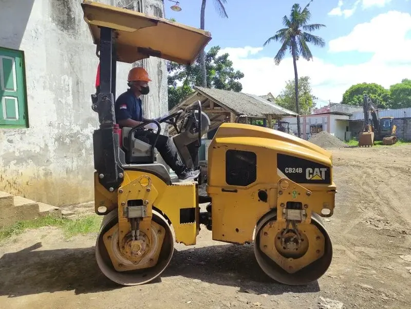 gaji operator alat berat